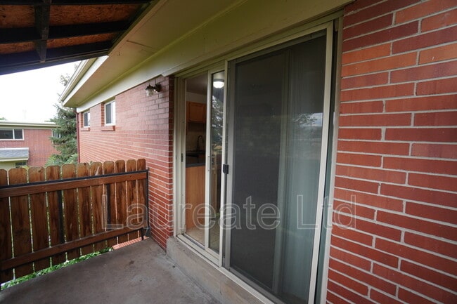 Building Photo - 761 Oak St