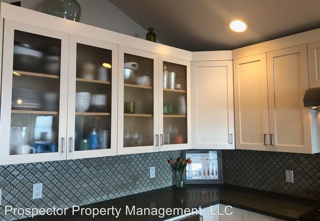 Building Photo - 2 br, 2 bath House - 1510 Alki Ave SW
