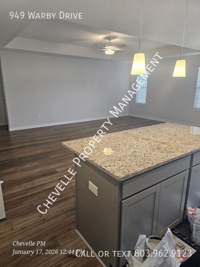 Building Photo - 949 Warby Dr