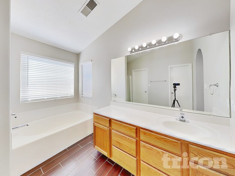 Building Photo - 833 Deming Meadows Dr NE