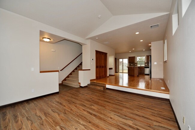 Building Photo - Coeur d'Alene Place Community 3 bed 2.5 ba...