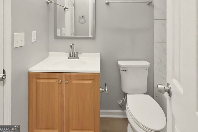 Building Photo - 5883 Brookside Dr SE