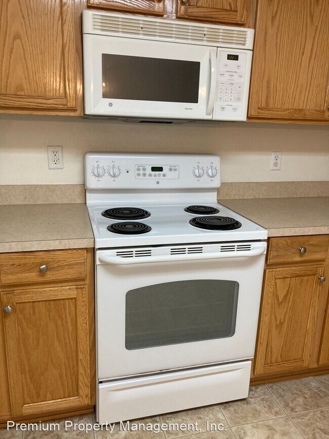 Building Photo - 3 br, 2 bath House - 636 Blair Court NE