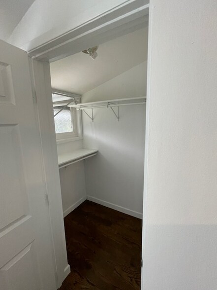 Building Photo - 4220 Cerritos Ave