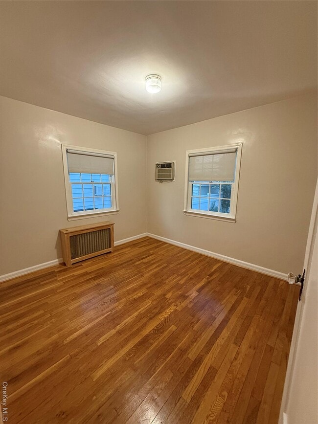 Building Photo - 956 Cherry Ln