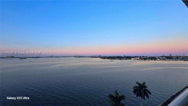 Building Photo - 1625 Kennedy Cswy