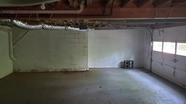 Building Photo - 1061 Sharon Pl