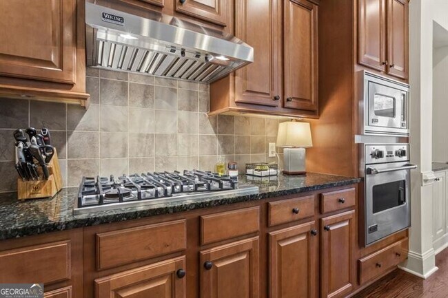 Building Photo - 807 Creekgarden Court
