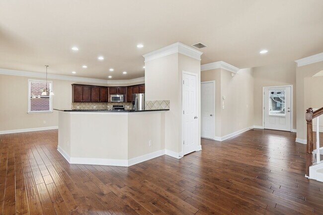 Building Photo - 10012 Park Sky Cir