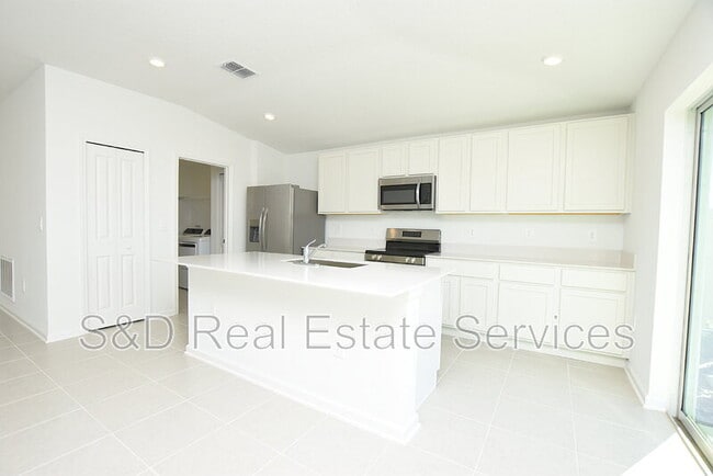 Building Photo - 2216 Rock Dr