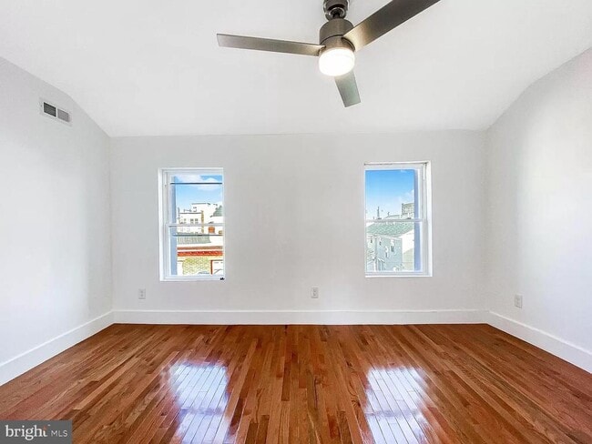 Building Photo - 506 Titan St