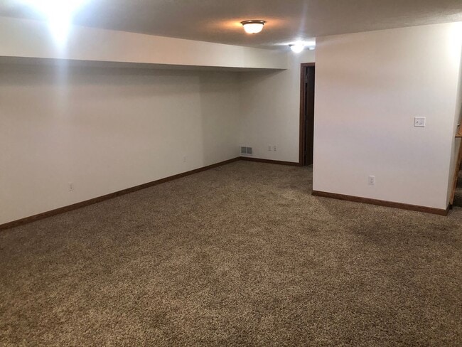 Building Photo - 2908 Eastern Rd