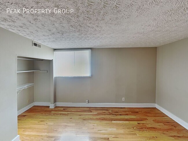 Building Photo - 77 1/2 E. 7th Avenue-