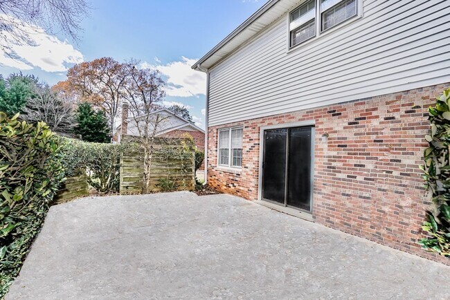 Building Photo - 105 Brandybrook Ln