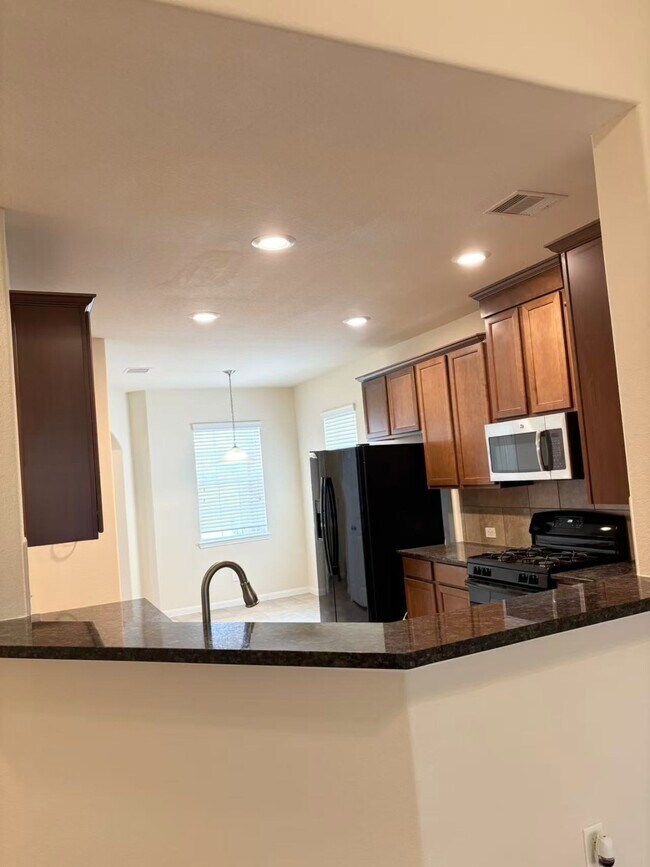 Building Photo - 14246 Dos Palos Dr