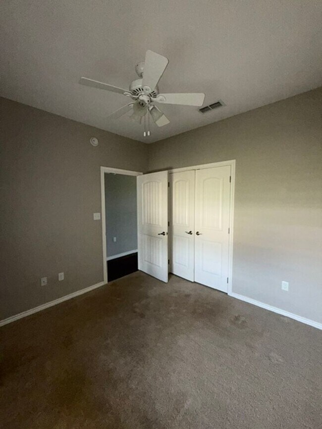 Building Photo - 1333 Briar Cliff Path