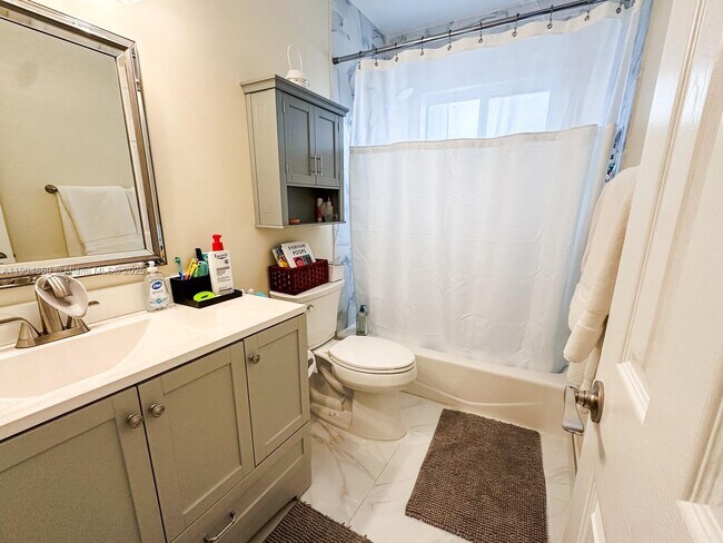 Building Photo - 4250 SW 149th Ct