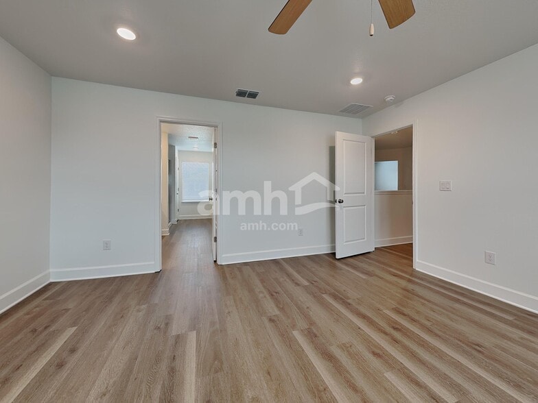 Building Photo - 37956 Dusty Saddle Ln