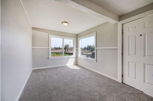 Building Photo - 340/340 1/2 Bethel Dr