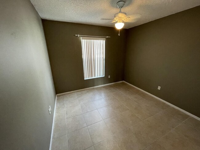 Building Photo - 3041 Bloomsbury Dr