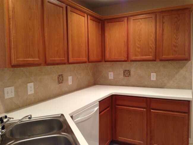 Building Photo - 9110 Prairie Trails Dr