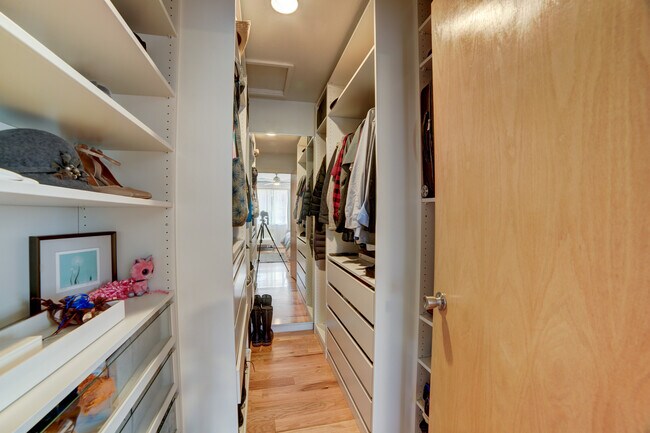 Building Photo - 383 E Coronado Ln