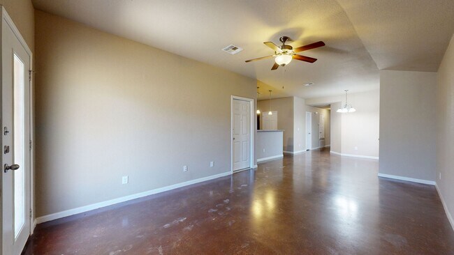 Building Photo - 2 WEEKS FREE!!!!  NOW ONLY $1395 NO CARPET DUPLEX IN HARKER HEIGHTS!!!!