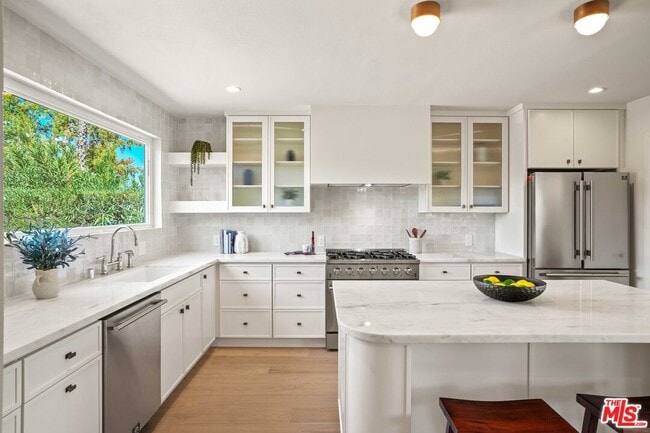 Building Photo - 5622 Babbitt Ave