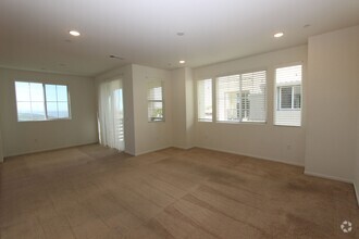 Building Photo - Large 3 bedroom 2.5 bathroom home availabl...