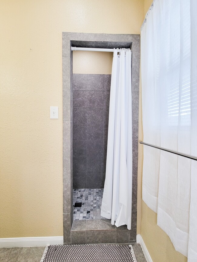 Building Photo - 16361 Eastchase St