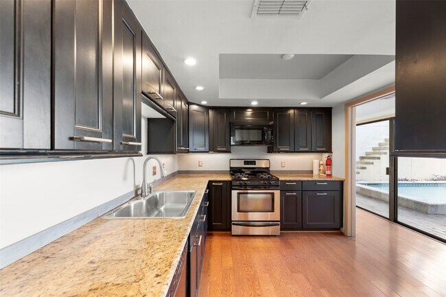 Building Photo - 1201 Autrey St