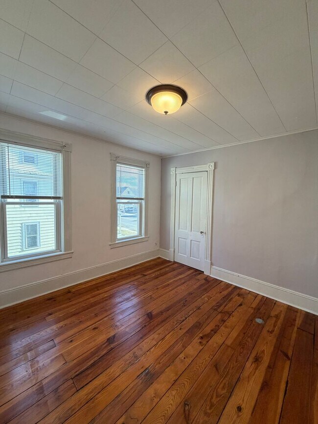 Building Photo - 27-29 Dalton Ave