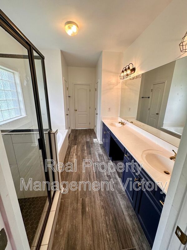 Building Photo - 219 Grandview Pkwy