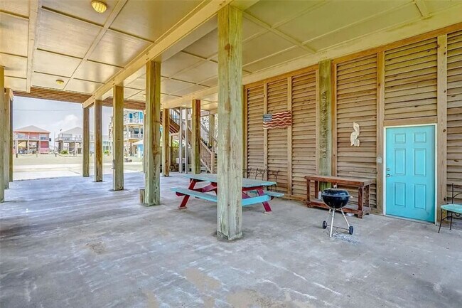 Building Photo - 820 Sandollar