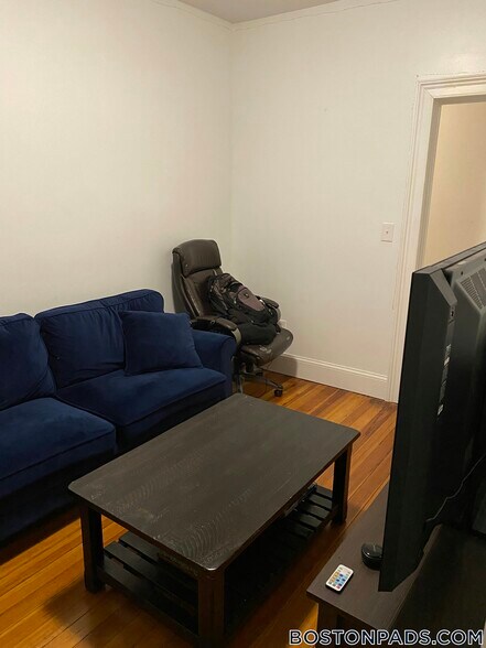 Building Photo - 122 Columbia St