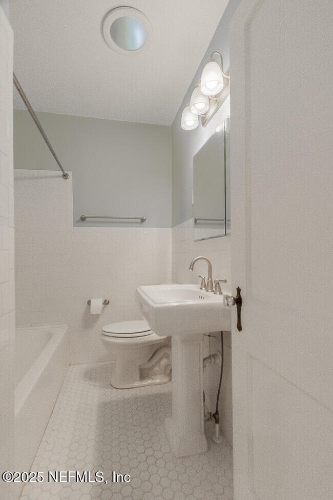 Building Photo - 3620 Myra St