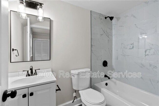 Building Photo - 3826 Abingdon Cir