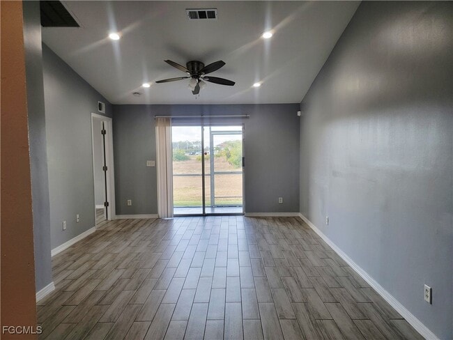 Building Photo - 2210 Haviland Ave S