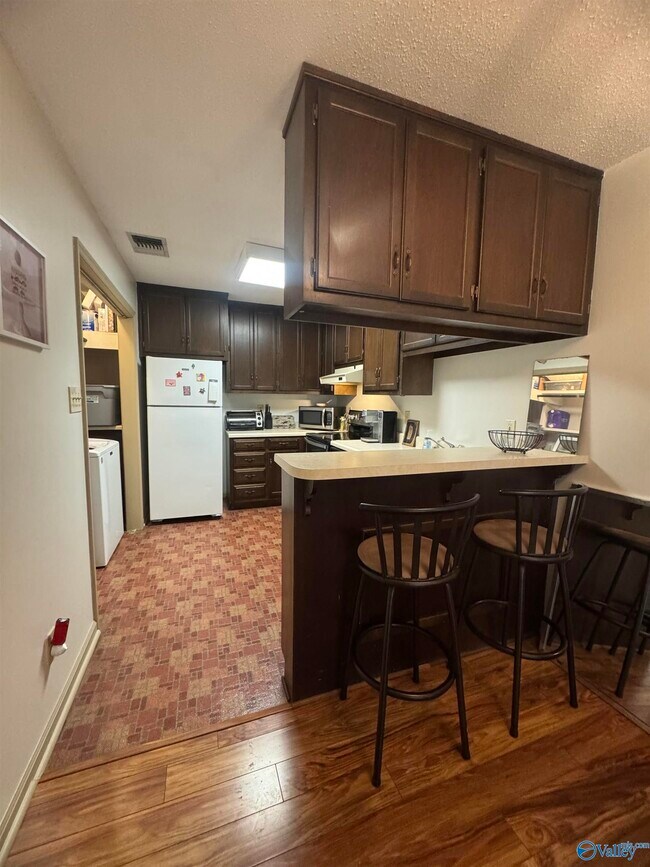 Building Photo - 2137 Belle Grove Dr SW