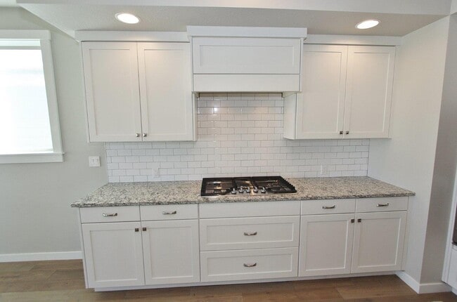 Building Photo - 2174 E Mendota Dr