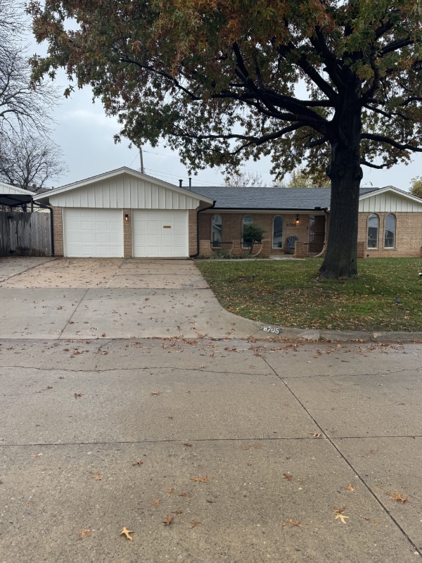 Building Photo - 8705 Lakeaire Dr