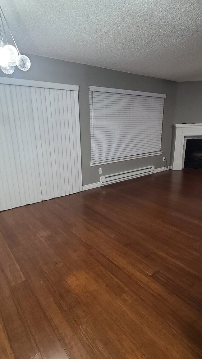 Building Photo - 17430 Ambaum Blvd S