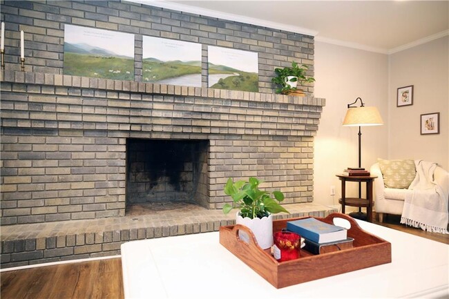 Building Photo - 1040 Cherokee Trail
