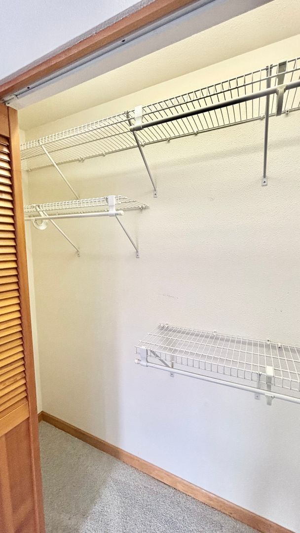 Building Photo - Spacious 2BR/2BA Condo – 1,086 SF + Parking + River Views | NW Portland