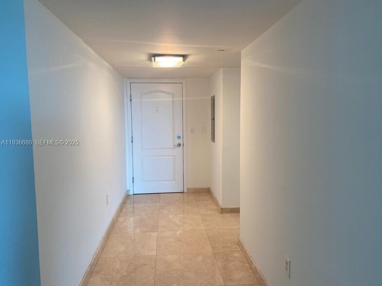 Building Photo - 2101 Brickell Ave