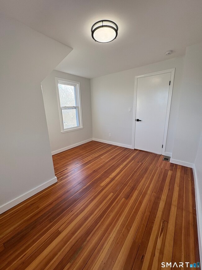 Building Photo - 172 Swanson Ave