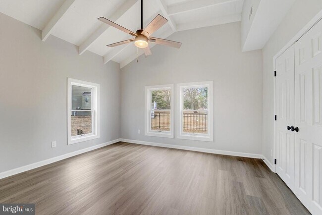 Building Photo - 611 Tebbston Dr