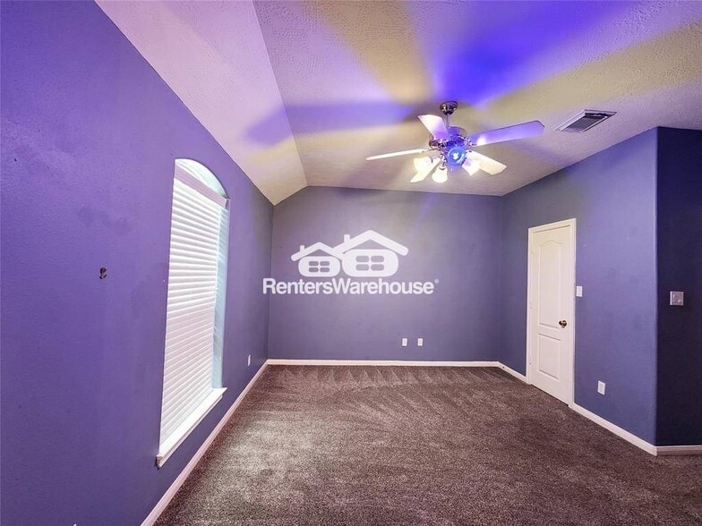 Building Photo - 17406 Autumn Oak Way