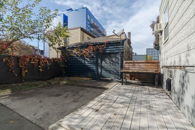 Primary Photo - 337 Summit Ave