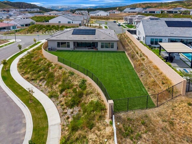 Building Photo - 30000 N Camino los Robles